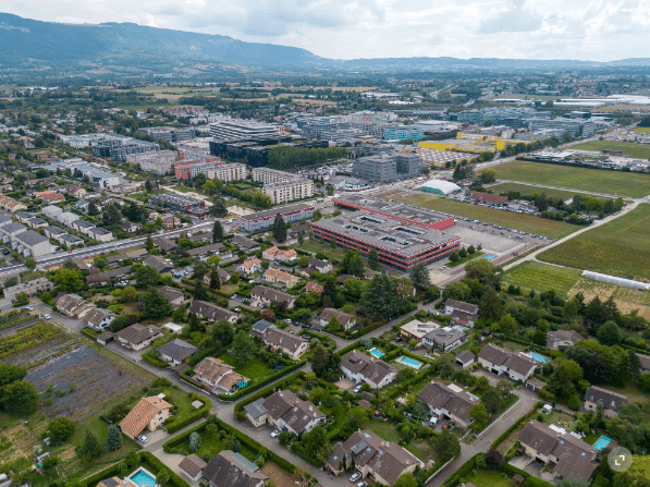 Plan-les-Ouates et sa zones industrielle. Les Cherpines viendront y ajouter 12 000 habitants. Lucien Fortunati Plan-les-Ouates et sa zones industrielle. Les Cherpines viendront y ajouter 12 000 habitants. Lucien Fortunati