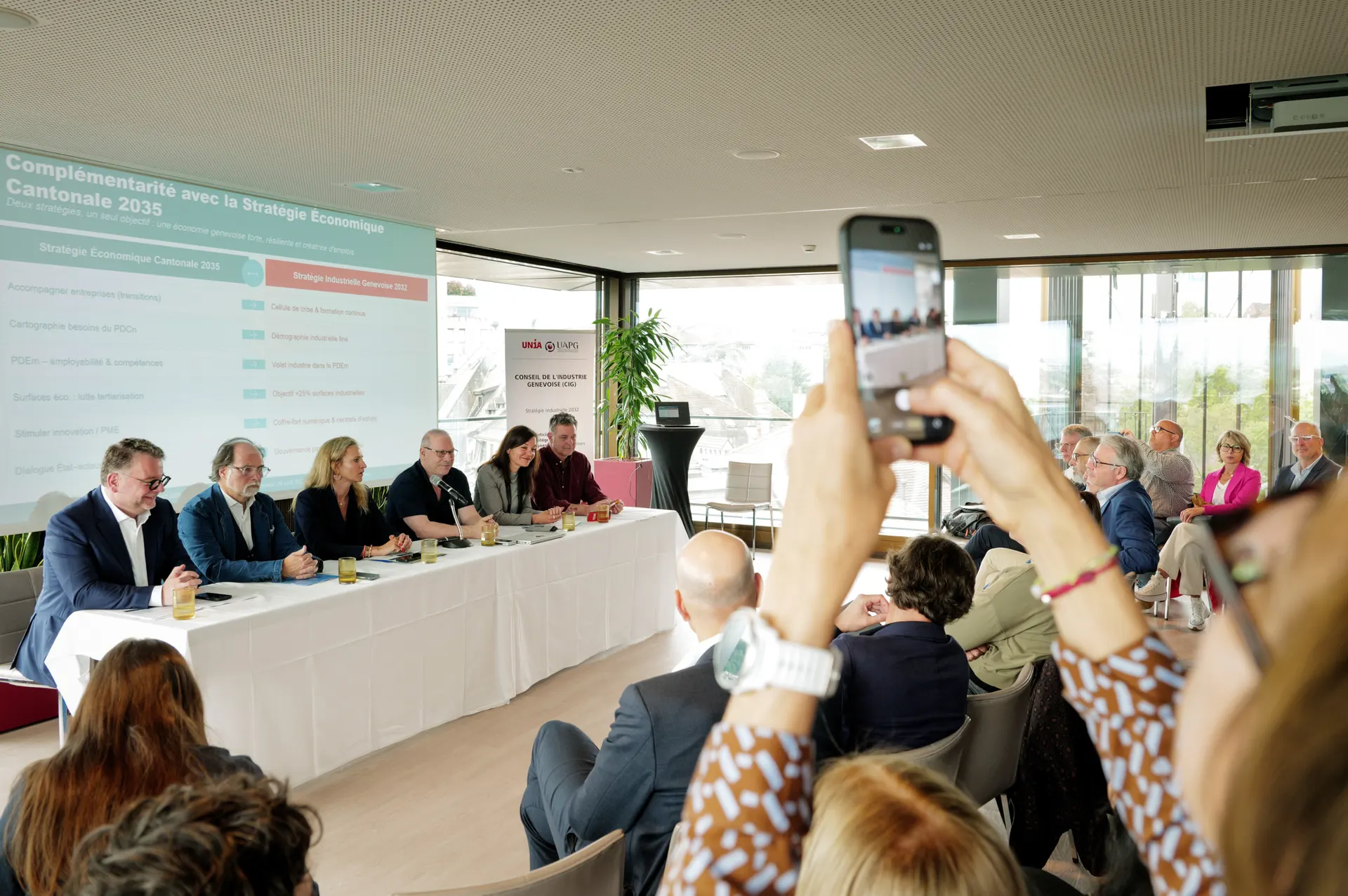 Patrons et syndicats créent un conseil paritaire unique en Suisse