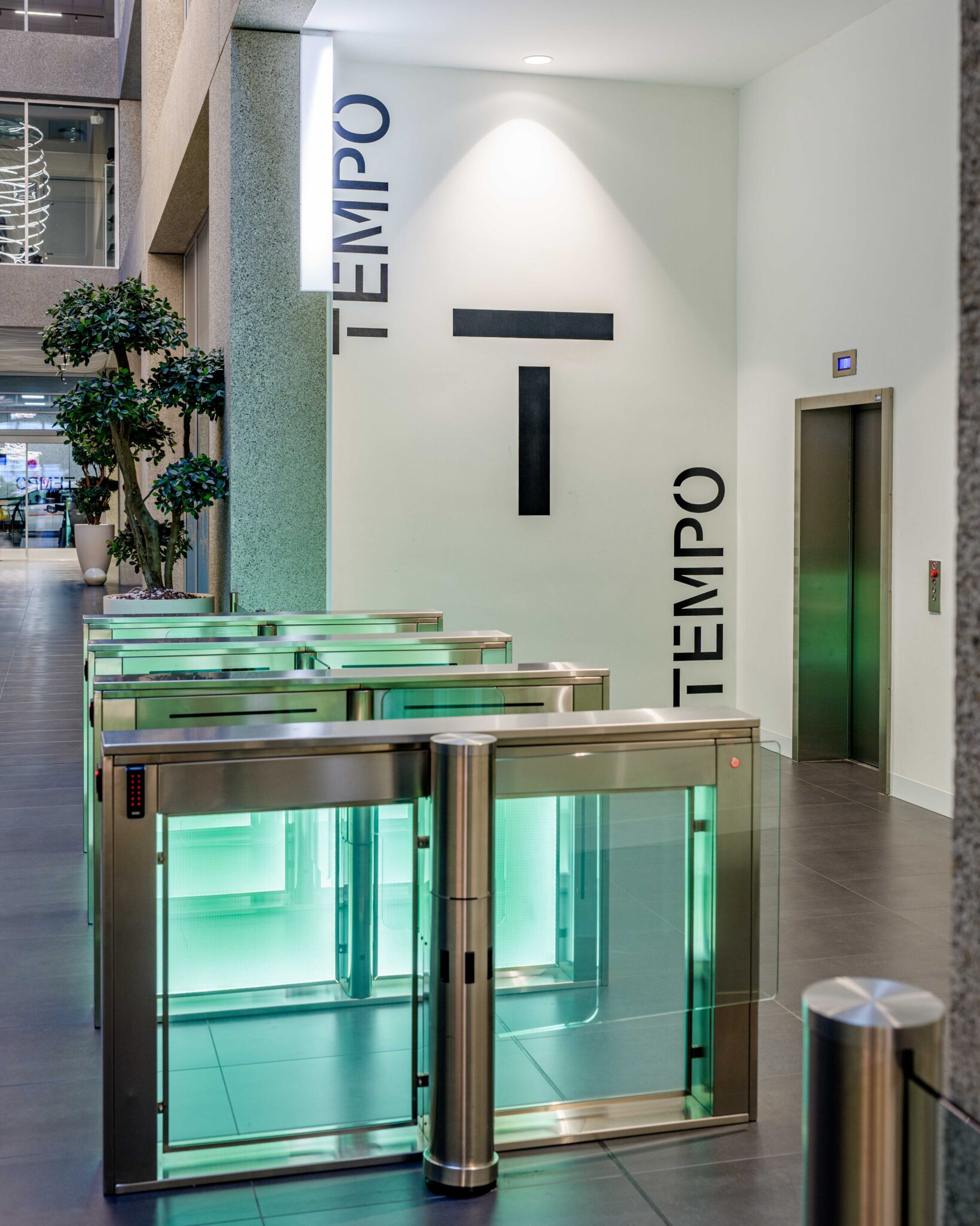 Surfaces administratives & high-tech